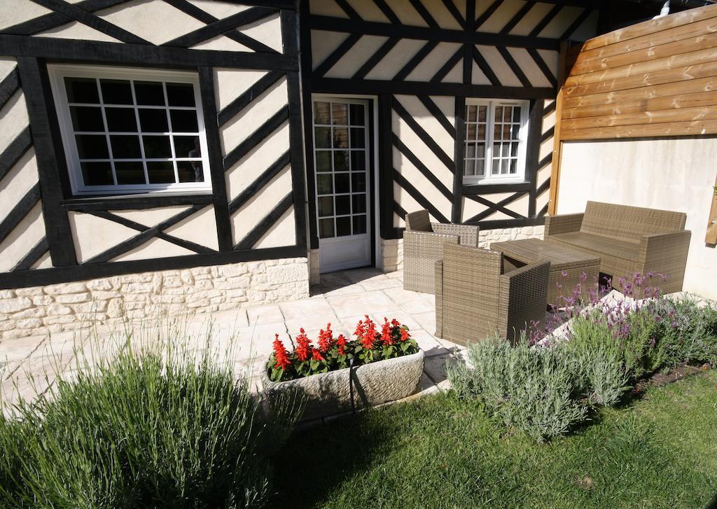Manoir De La Croix-Sonnet Bed & Breakfast Trouville-sur-Mer Room photo